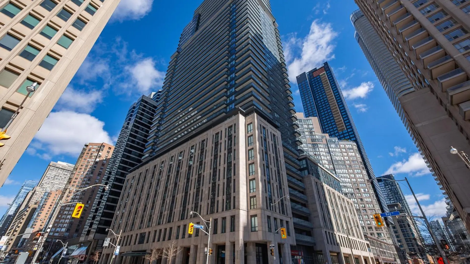 Regis Suites - Downtown Toronto - Cn Tower & Rogers Centre Apartment