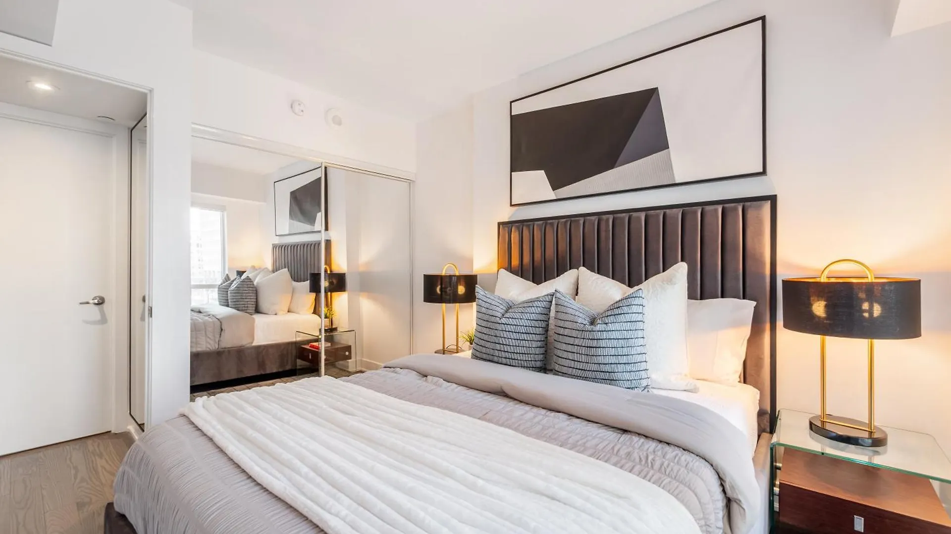 Regis Suites - Downtown Toronto - Cn Tower & Rogers Centre