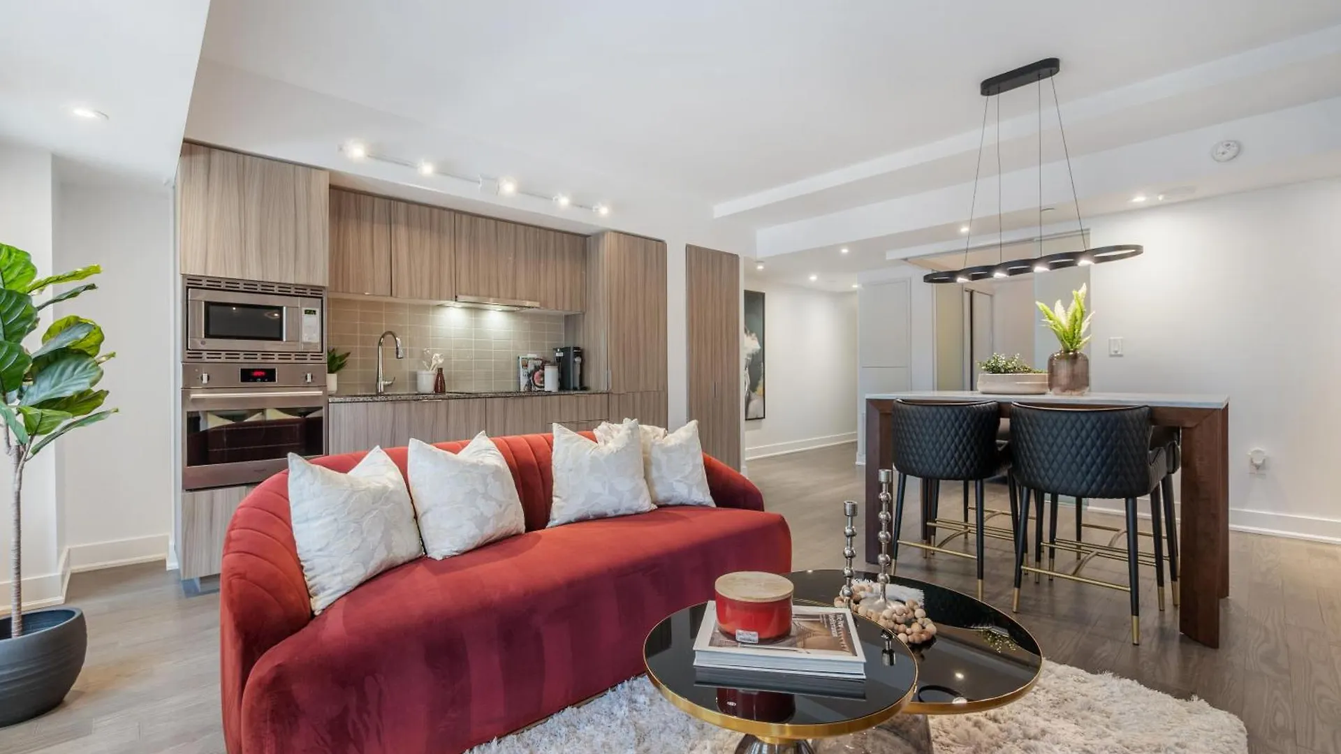 Regis Suites - Downtown Toronto - Cn Tower & Rogers Centre Apartment