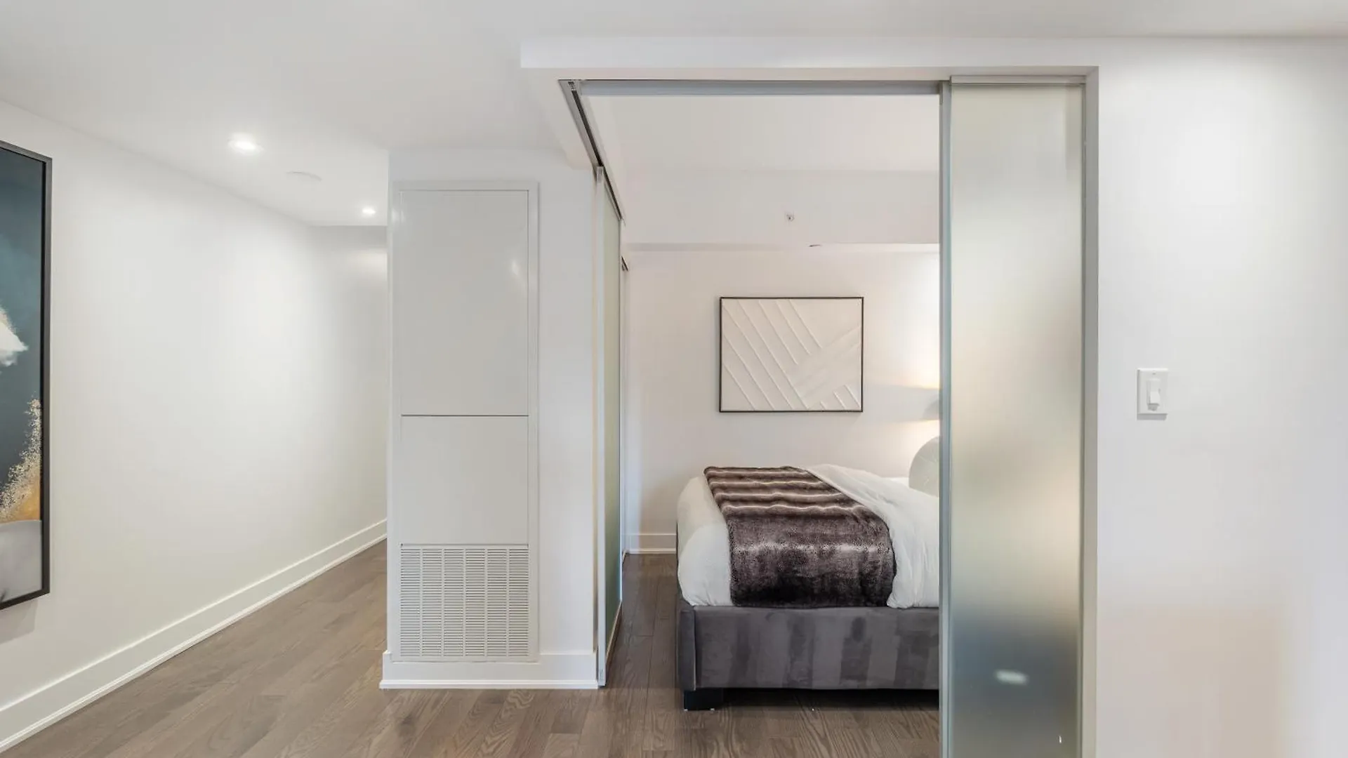 Regis Suites - Downtown Toronto - Cn Tower & Rogers Centre Apartmán
