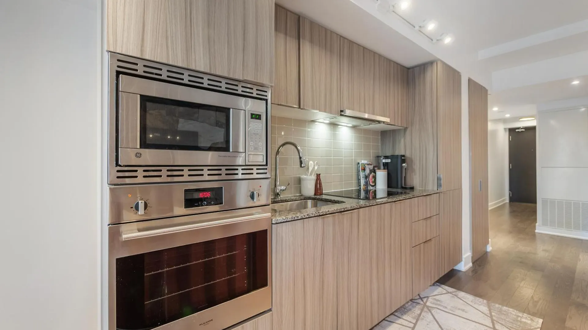 Regis Suites - Downtown Toronto - Cn Tower & Rogers Centre