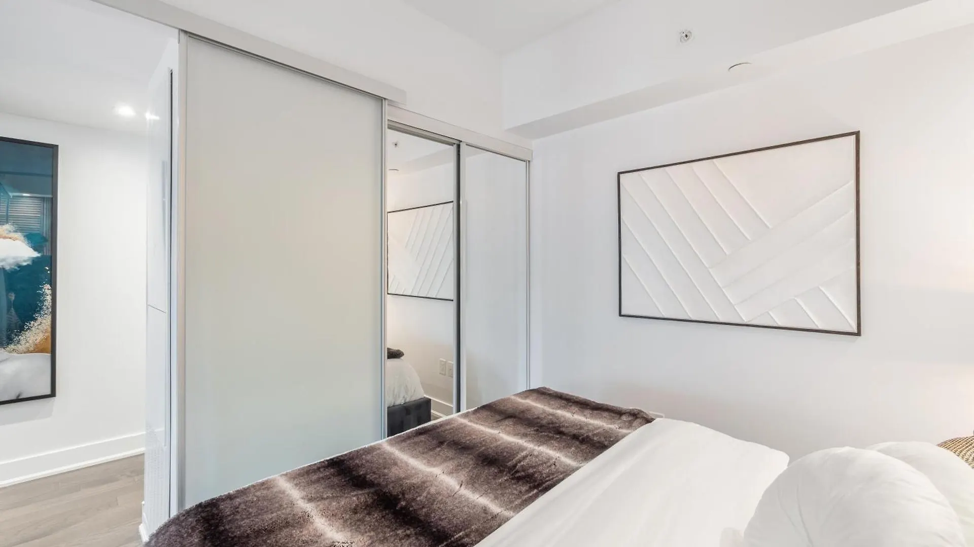 Apartment Regis Suites - Downtown Toronto - Cn Tower & Rogers Centre